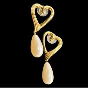 Romantic Avon Vintage Heart‎ Drop Earrings Gold Tone Faux Pearl Statement